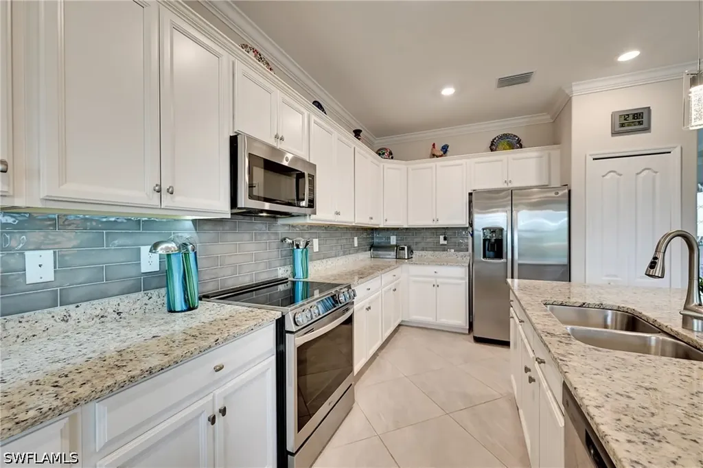 3697 E Hampton Circle Alva FL 33920