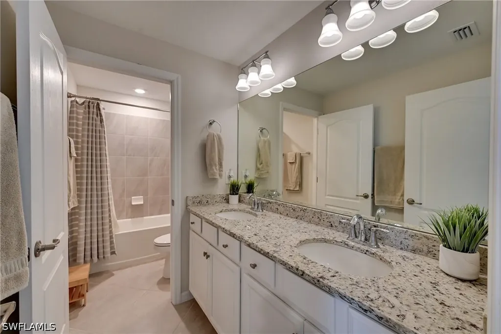 3697 E Hampton Circle Alva FL 33920