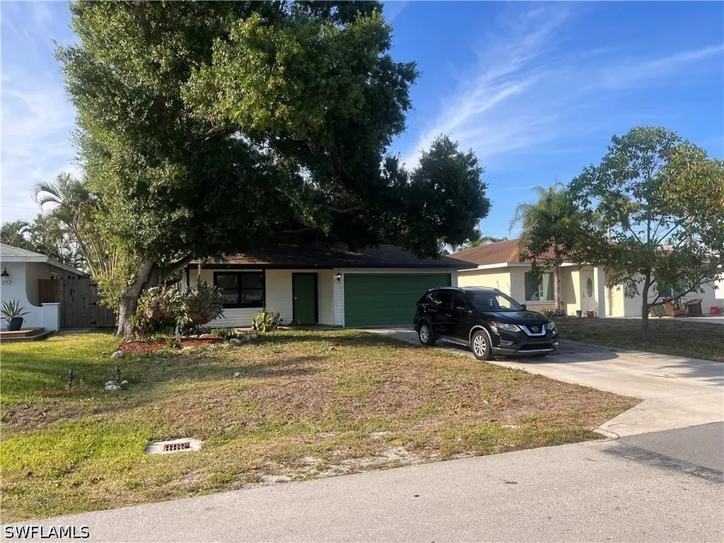 781 107th Avenue Naples FL 34108