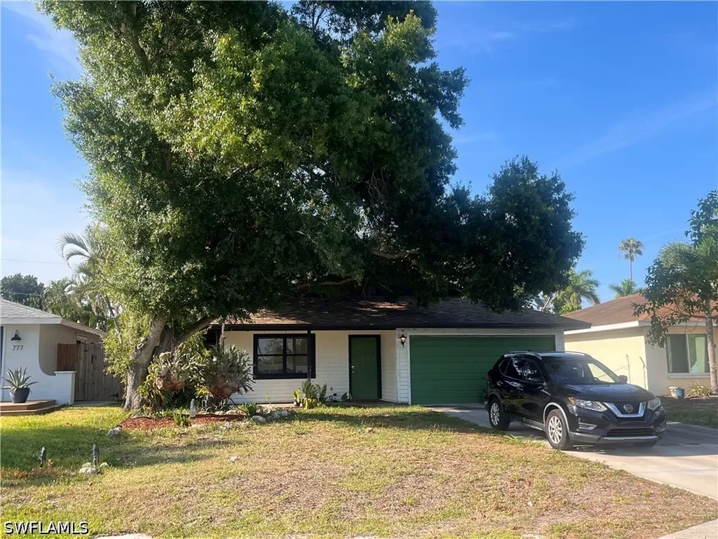 781 107th Avenue Naples FL 34108