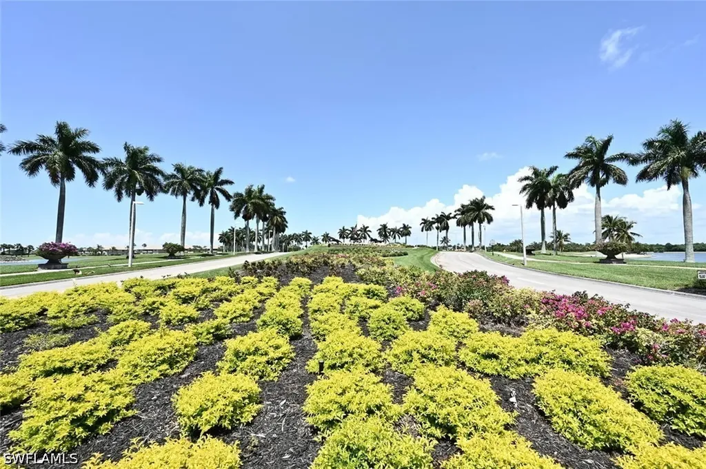 7563 Moorgate Point Way Naples FL 34113