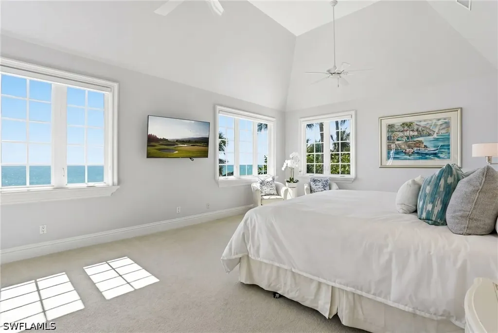 23 6th Avenue N Naples FL 34102