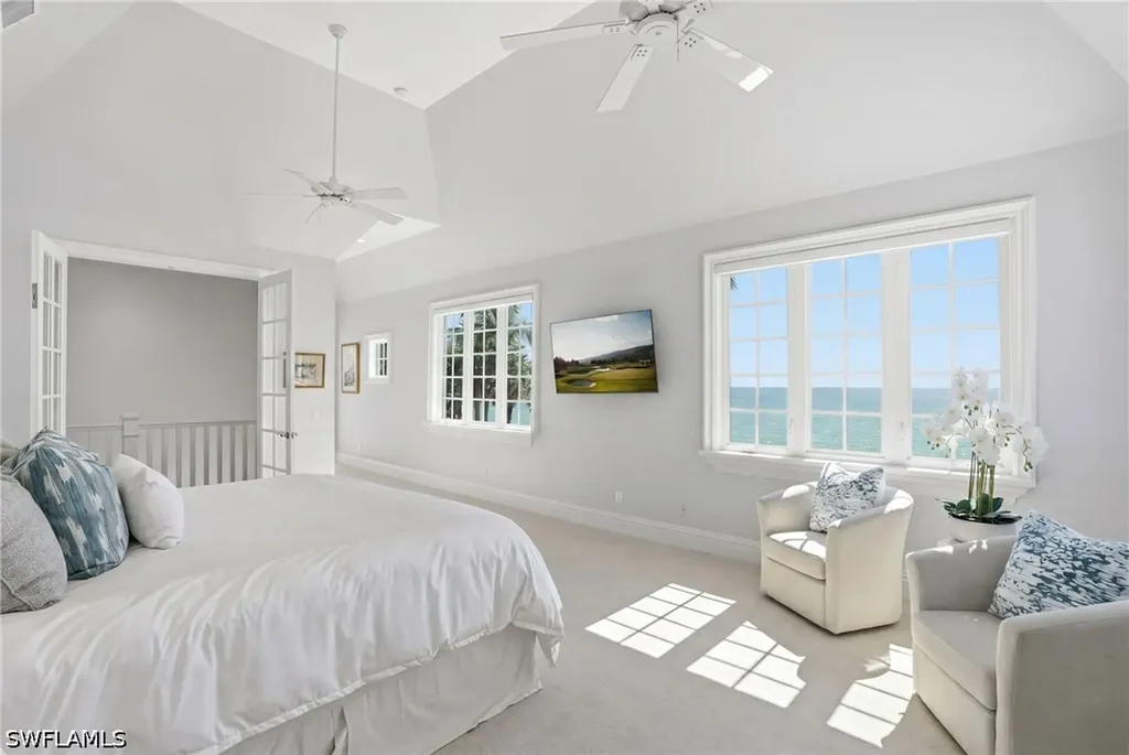23 6th Avenue N Naples FL 34102