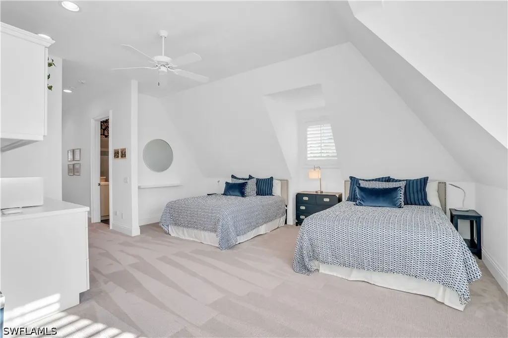 23 6th Avenue N Naples FL 34102