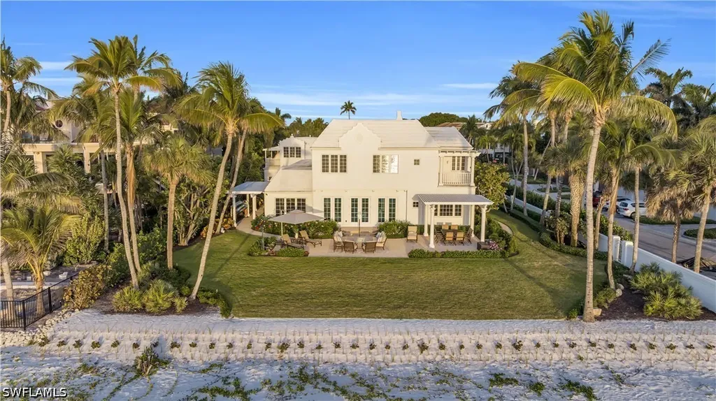 23 6th Avenue N Naples FL 34102