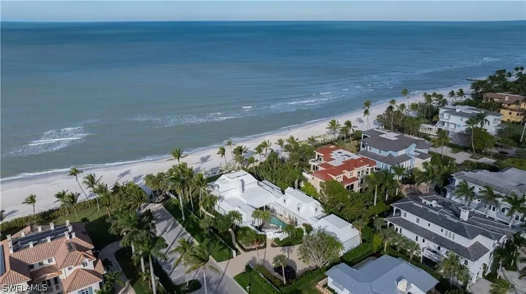 23 6th Avenue N Naples FL 34102