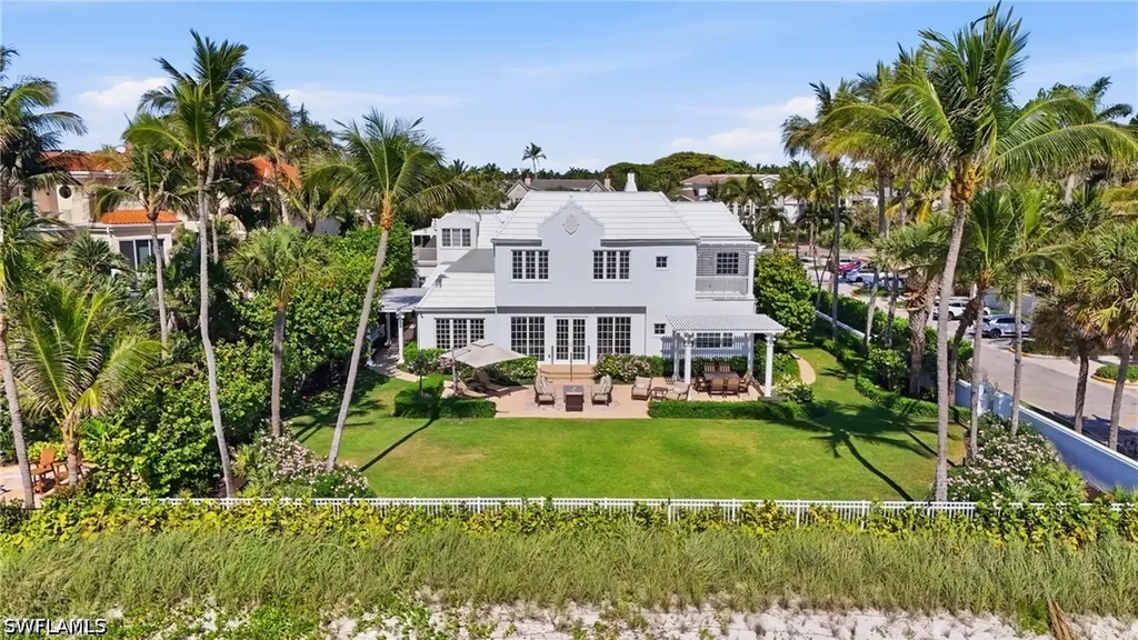 23 6th Avenue N Naples FL 34102