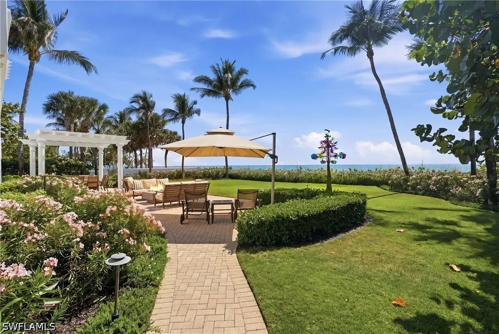 23 6th Avenue N Naples FL 34102