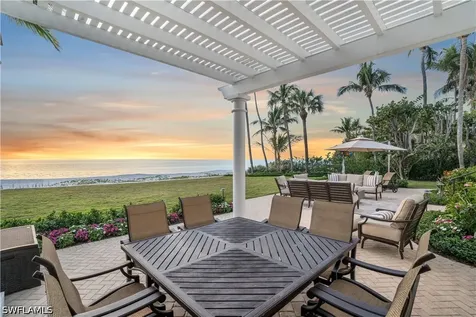 23 6TH Avenue N Naples FL 34102