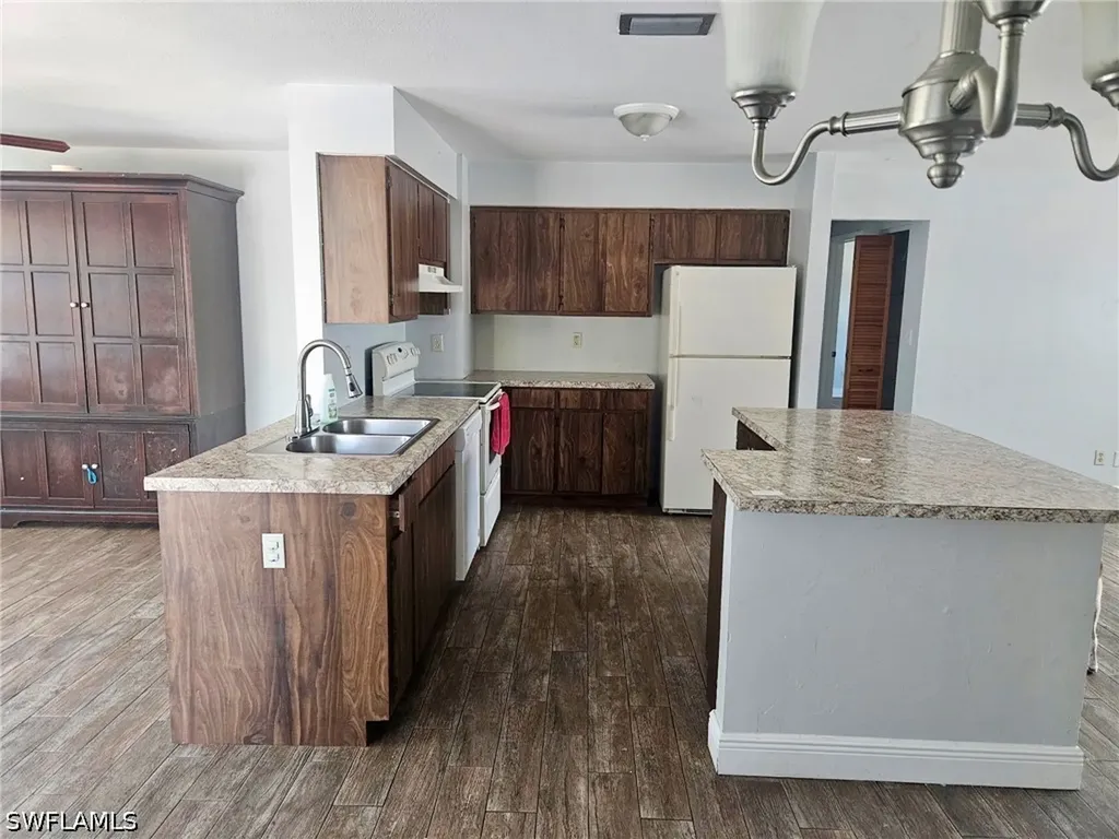 808 Greenwood Avenue Lehigh Acres FL 33972