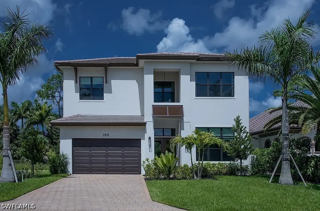 2935 Coco Lakes Drive Naples FL 34105