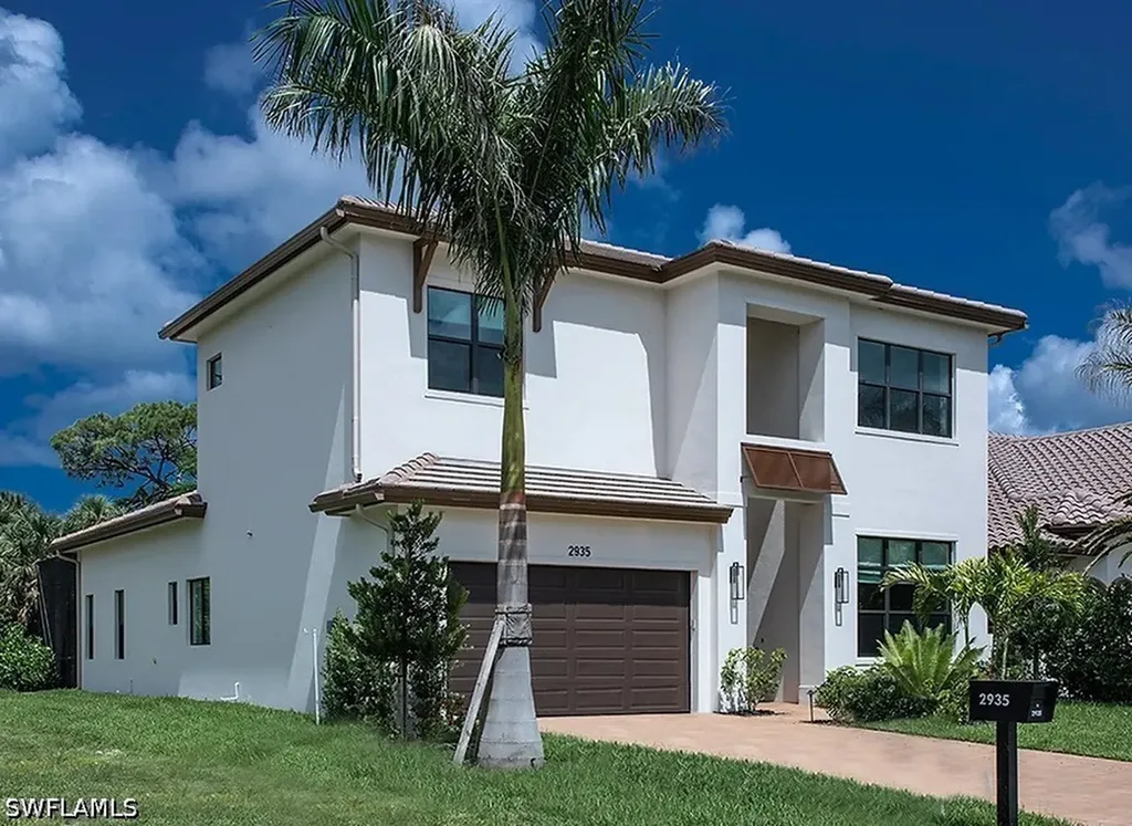 2935 Coco Lakes Drive Naples FL 34105