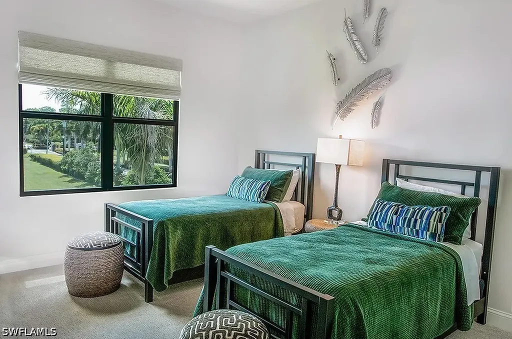 2935 Coco Lakes Drive Naples FL 34105