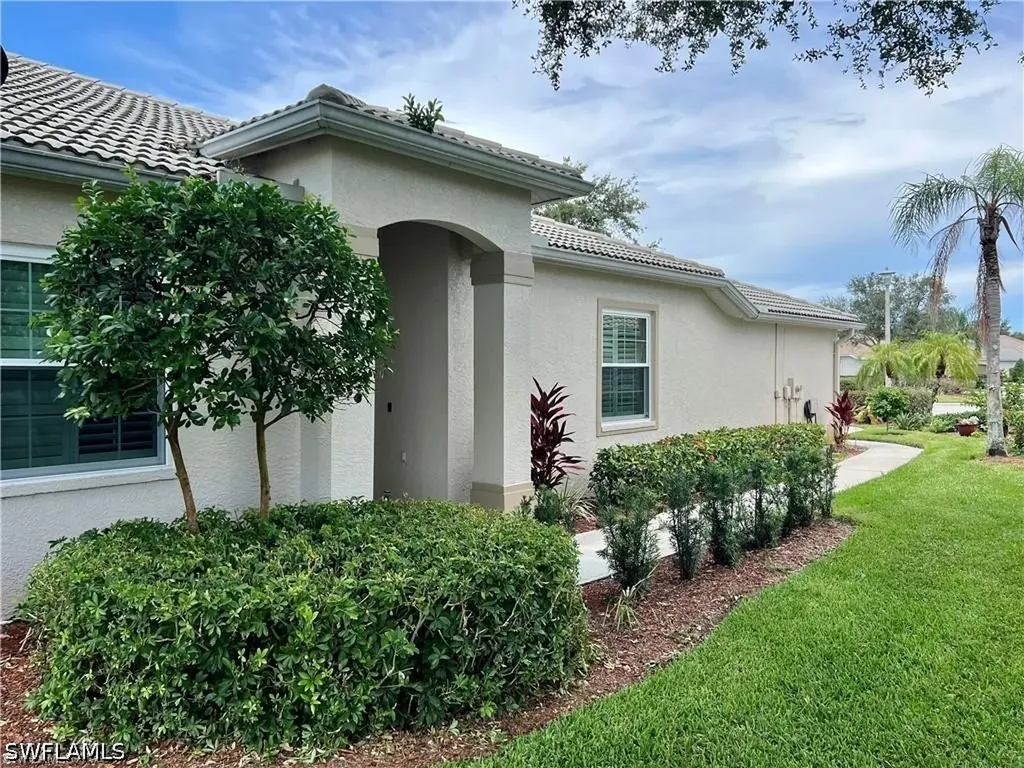 1812 Avian Court Naples FL 34119