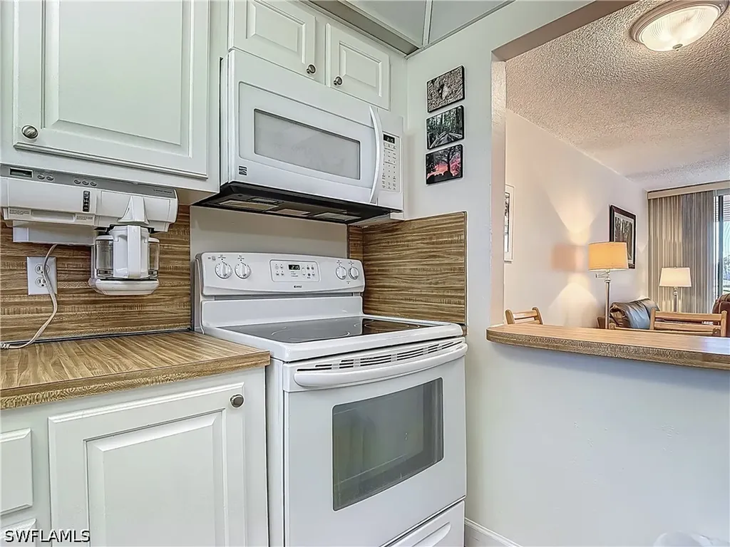 175 Turtle Lake Court Naples FL 34105