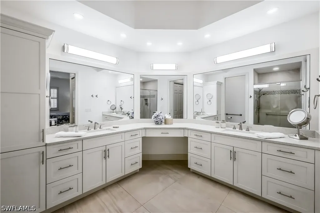 837 Sailaway Lane Naples FL 34108