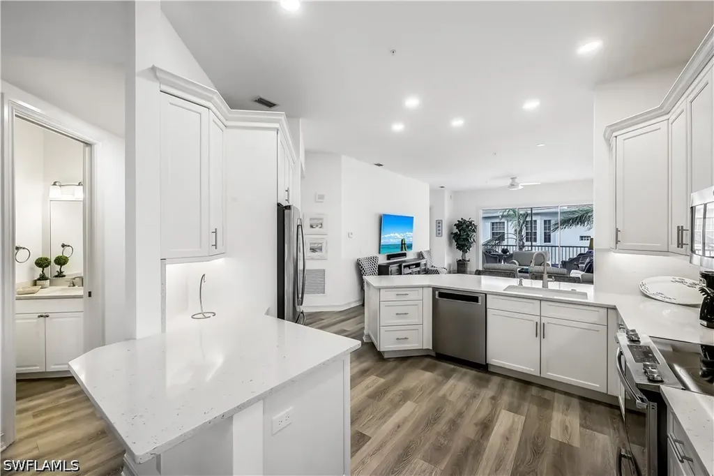 837 Sailaway Lane Naples FL 34108