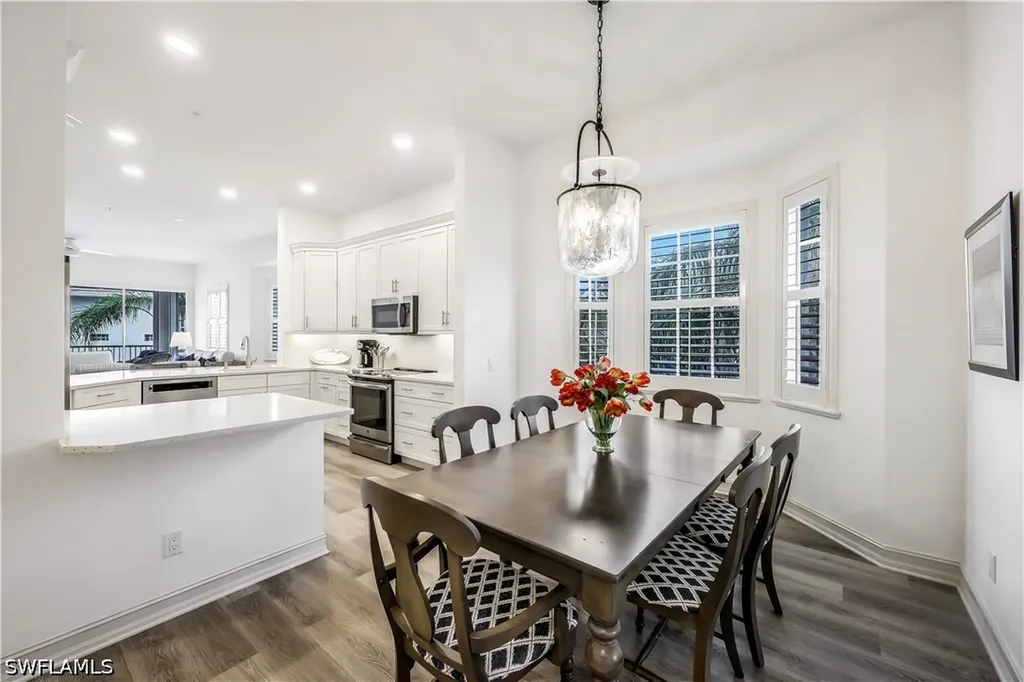 837 Sailaway Lane Naples FL 34108
