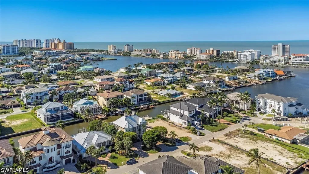 452 Willet Avenue Naples FL 34108