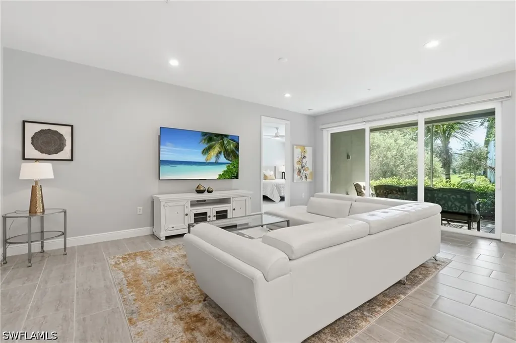 2560 Seychelles Drive Naples FL 34112