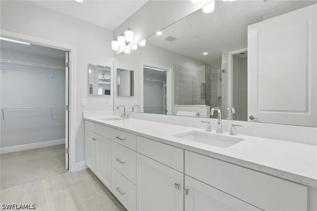 2560 Seychelles Drive Naples FL 34112