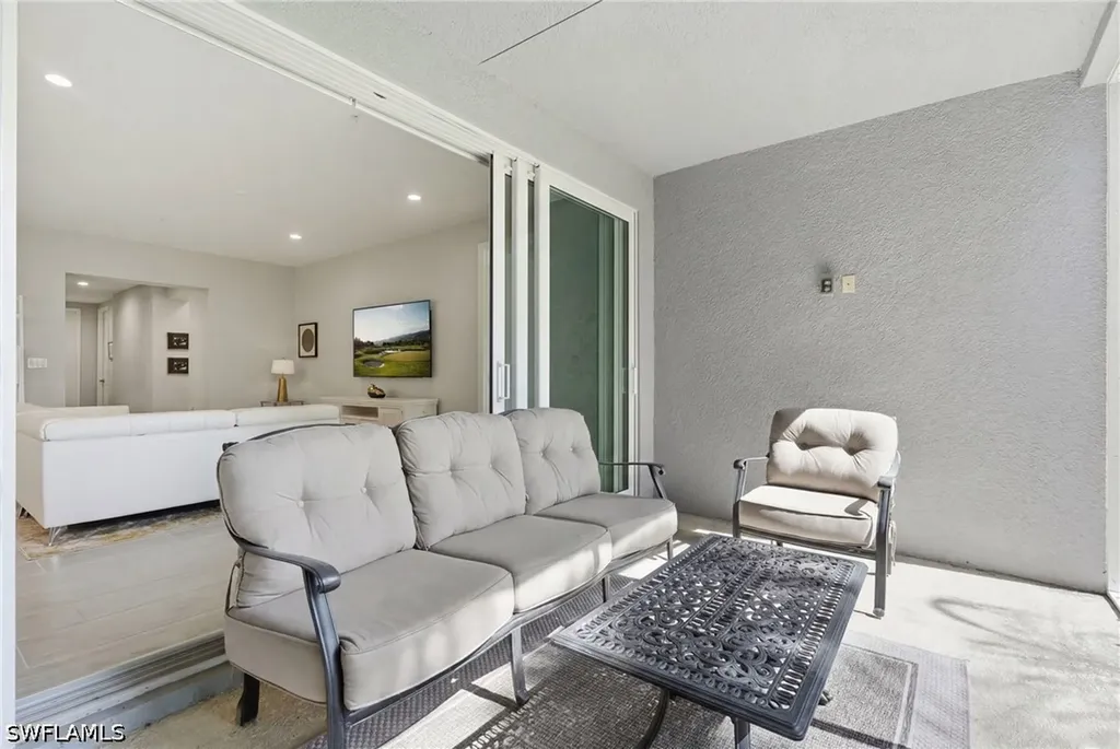 2560 Seychelles Drive Naples FL 34112