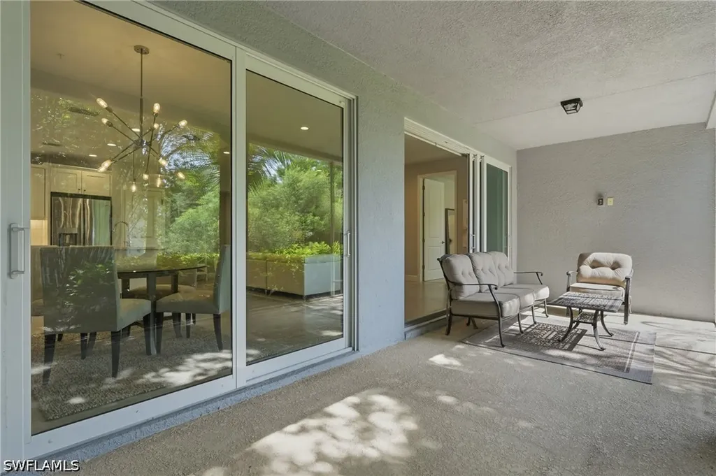 2560 Seychelles Drive Naples FL 34112