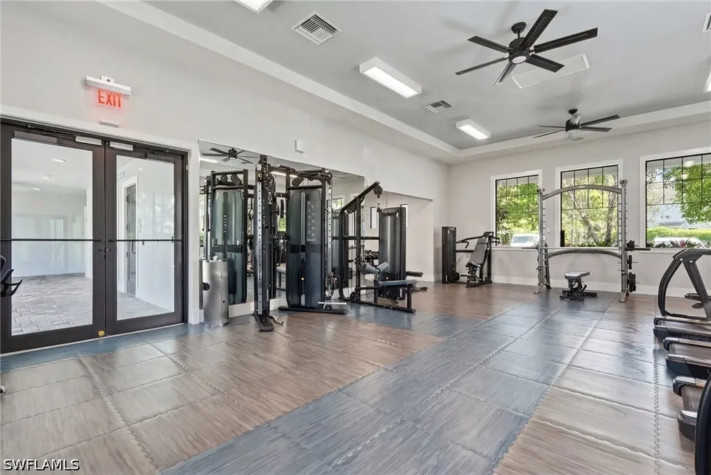 2560 Seychelles Drive Naples FL 34112