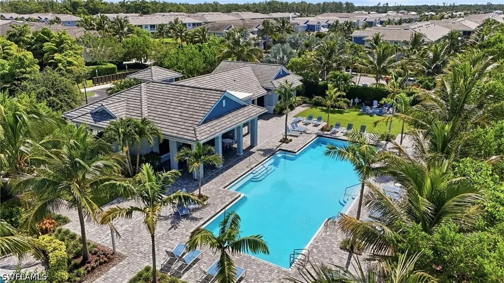 2560 Seychelles Drive Naples FL 34112