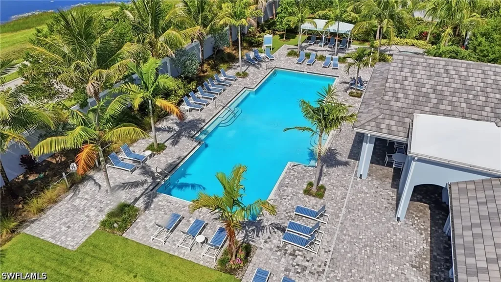 2560 Seychelles Drive Naples FL 34112