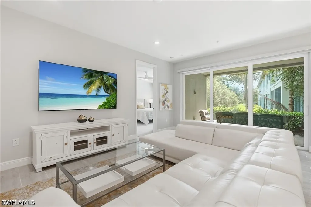2560 Seychelles Drive Naples FL 34112