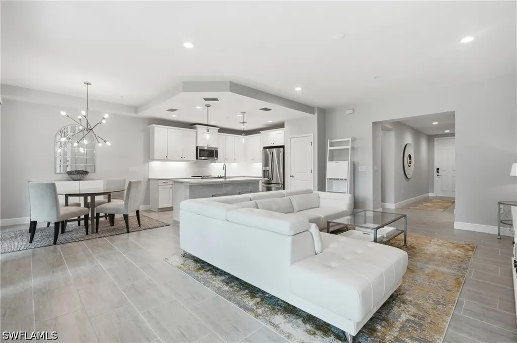 2560 Seychelles Drive Naples FL 34112