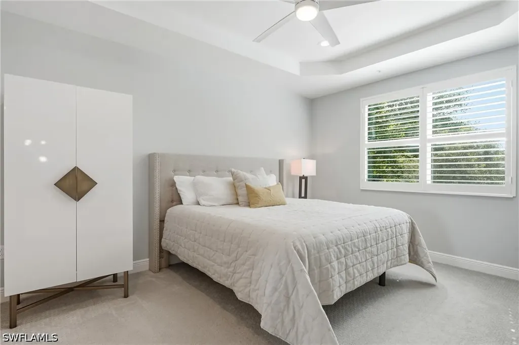 2560 Seychelles Drive Naples FL 34112