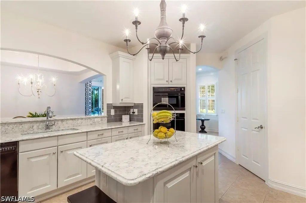 2864 Tiburon Boulevard E Naples FL 34109