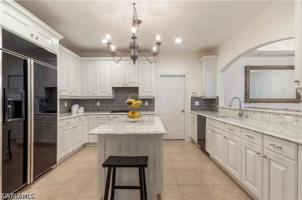 2864 Tiburon Boulevard E Naples FL 34109