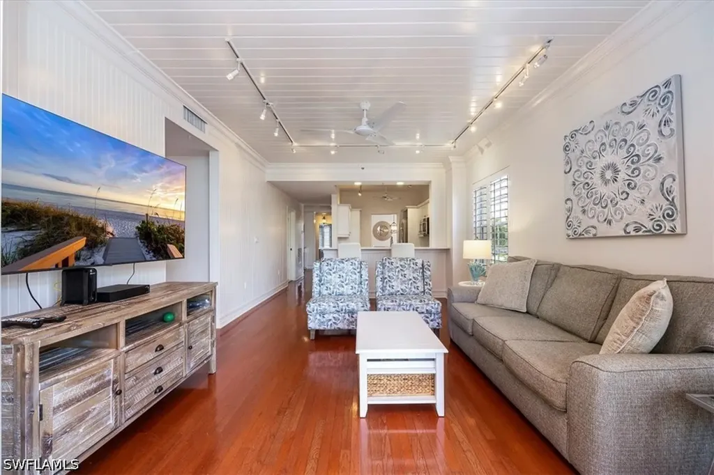 410 Bayfront Place Naples FL 34102
