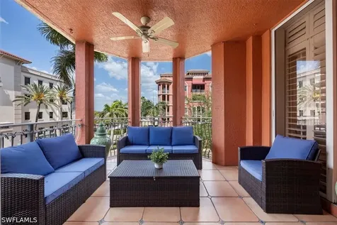 410 Bayfront Place Naples FL 34102