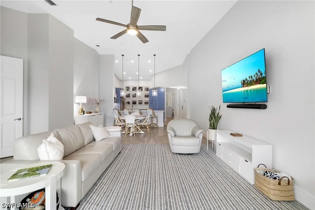 831 Sailaway Lane Naples FL 34108