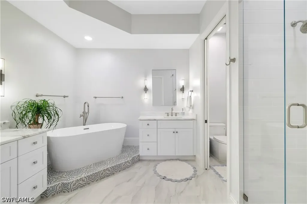 831 Sailaway Lane Naples FL 34108