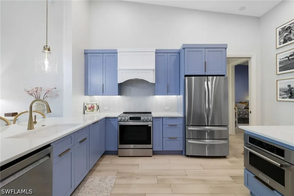 831 Sailaway Lane Naples FL 34108