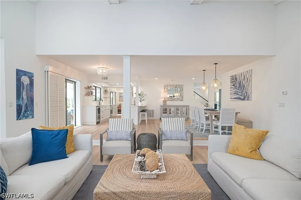1420 Jewel Box Avenue Naples FL 34102
