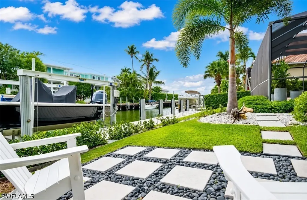 1420 Jewel Box Avenue Naples FL 34102