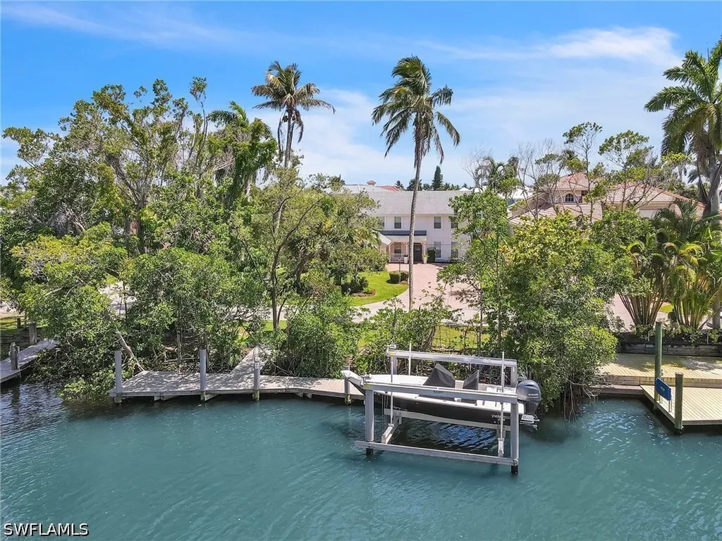 1420 Jewel Box Avenue Naples FL 34102