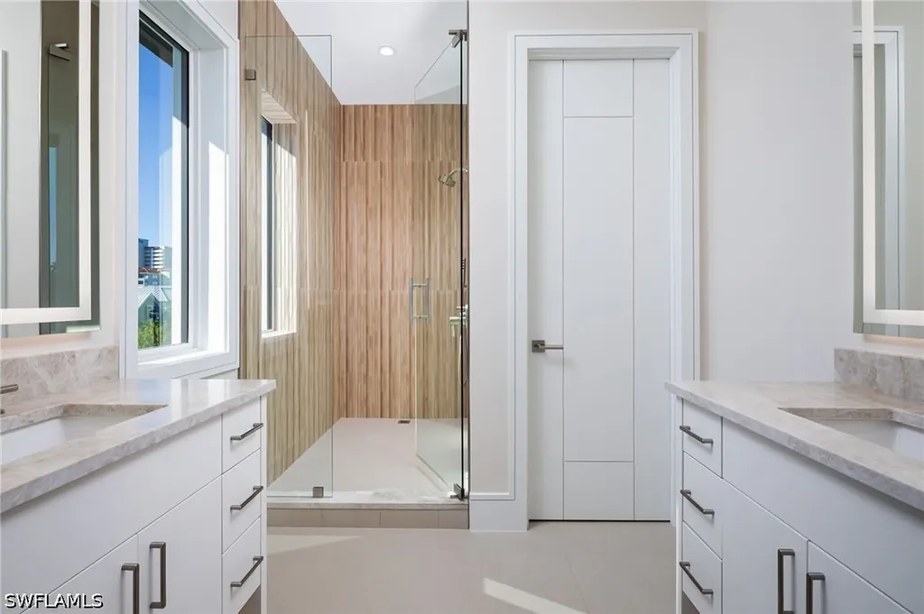 223 Bayview Avenue Naples FL 34108