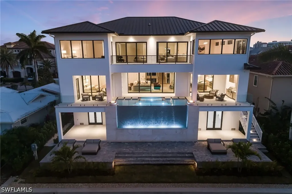 223 Bayview Avenue Naples FL 34108