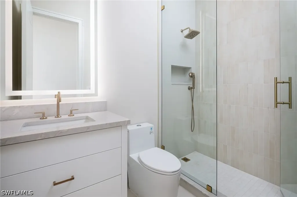 223 Bayview Avenue Naples FL 34108