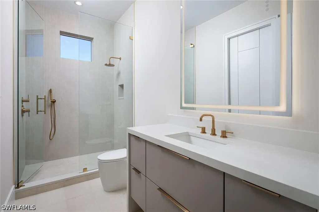 223 Bayview Avenue Naples FL 34108