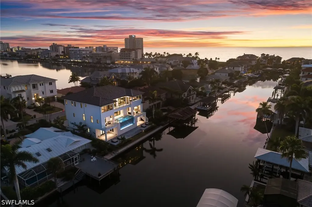 223 Bayview Avenue Naples FL 34108