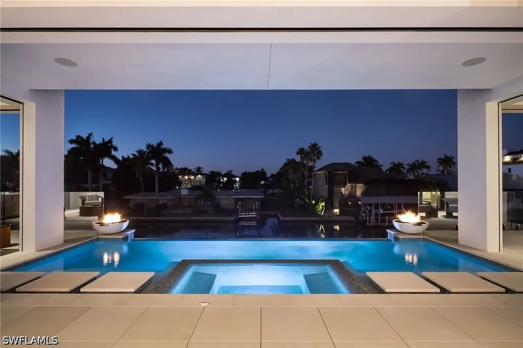 223 Bayview Avenue Naples FL 34108