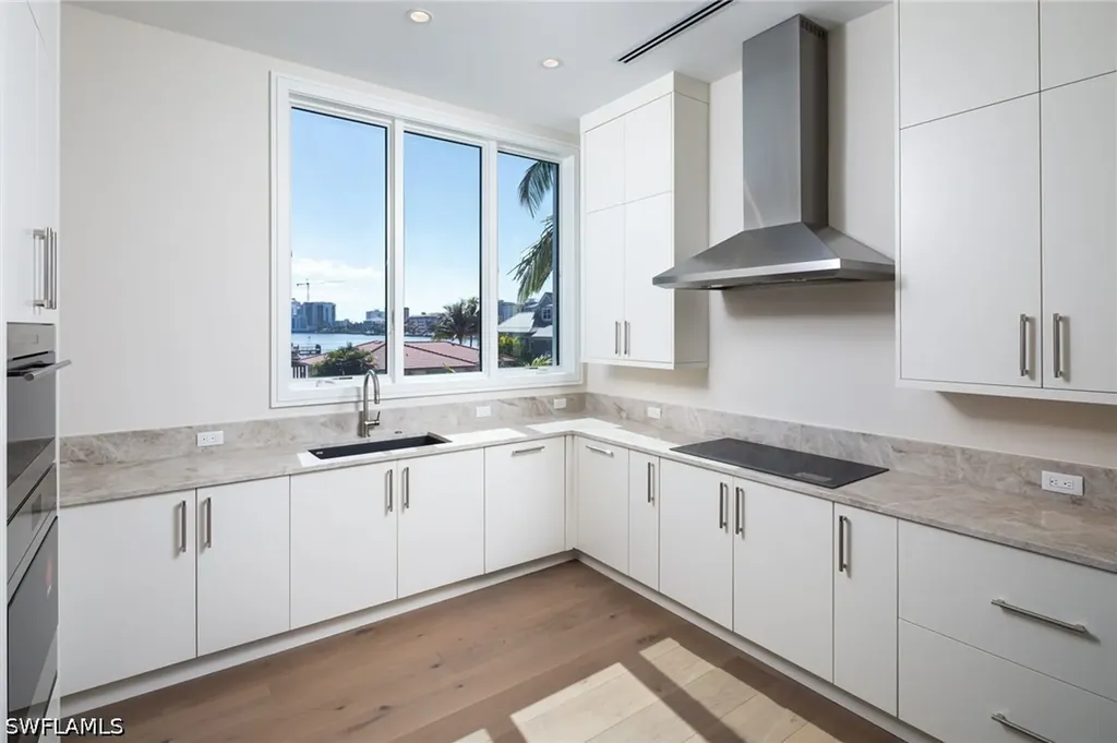 223 Bayview Avenue Naples FL 34108